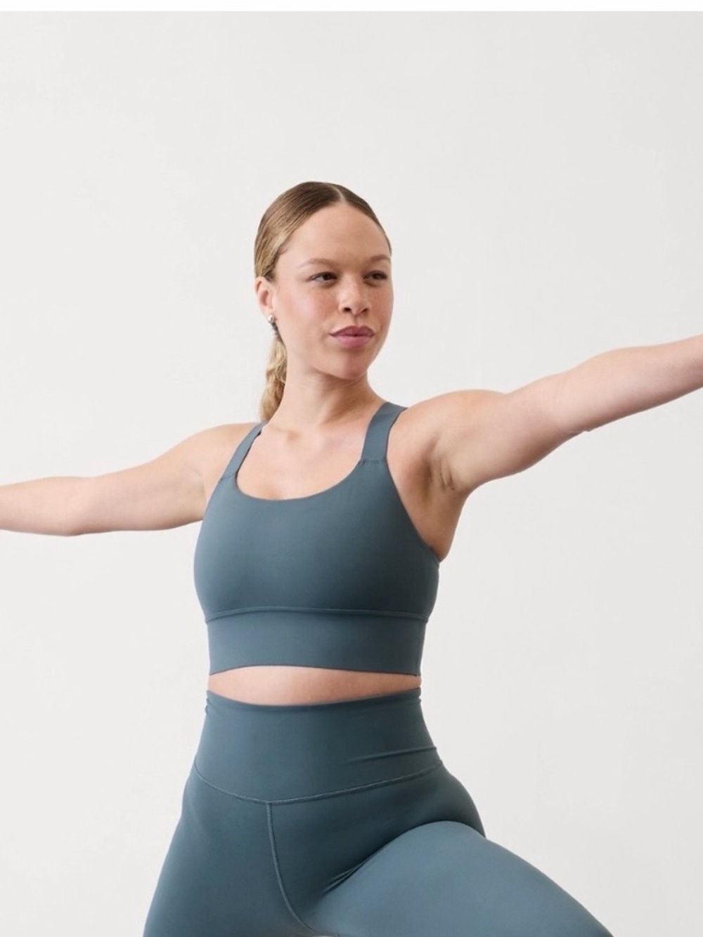 Athleta bra top with twist